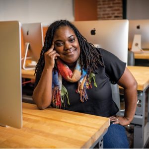 Dena Robinson headshot