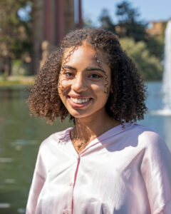 Sarah Starks headshot